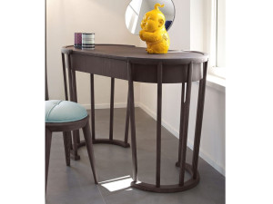 Деревянный туалетный столик