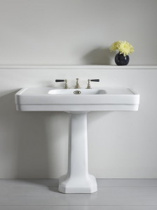 Большой бассейн Сохо на пьедестале Soho The water monopoly