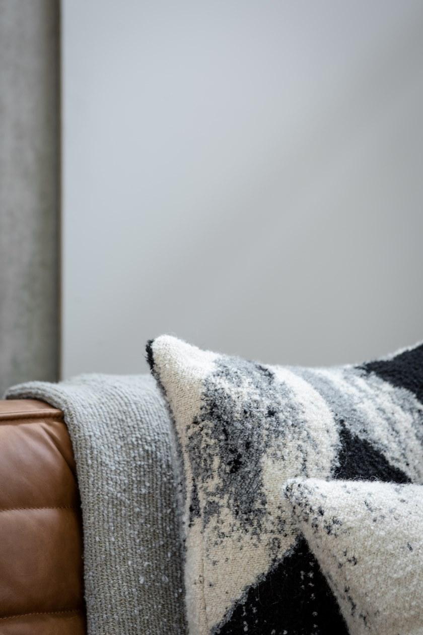 Ethnicraft Подушка из ткани квадратная Refined layers 21036/21037 - Вид №13