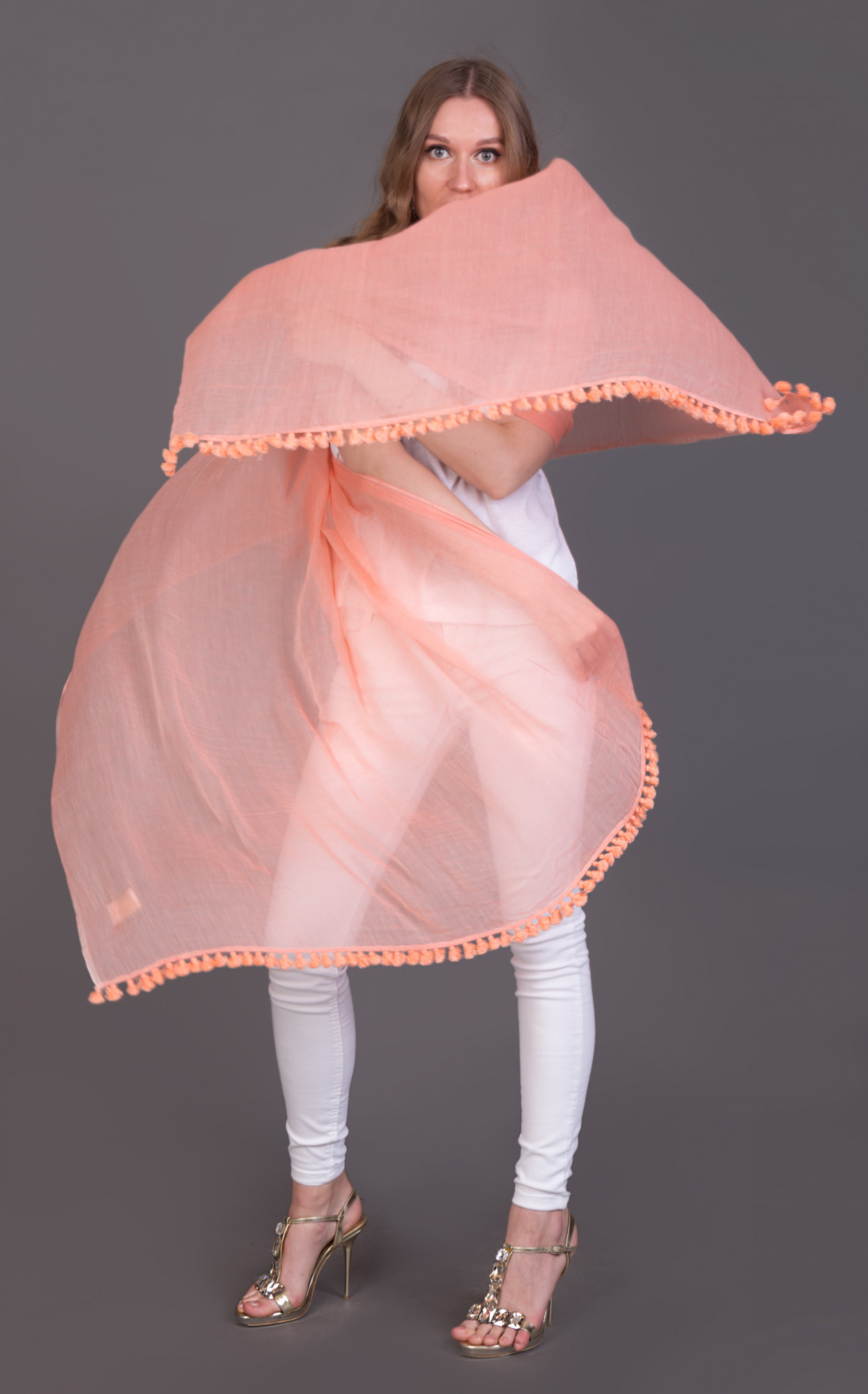 POMPON_C Шаль с помпонами, коралловый 100/200 хлопок PETRUSSE Santreyd 