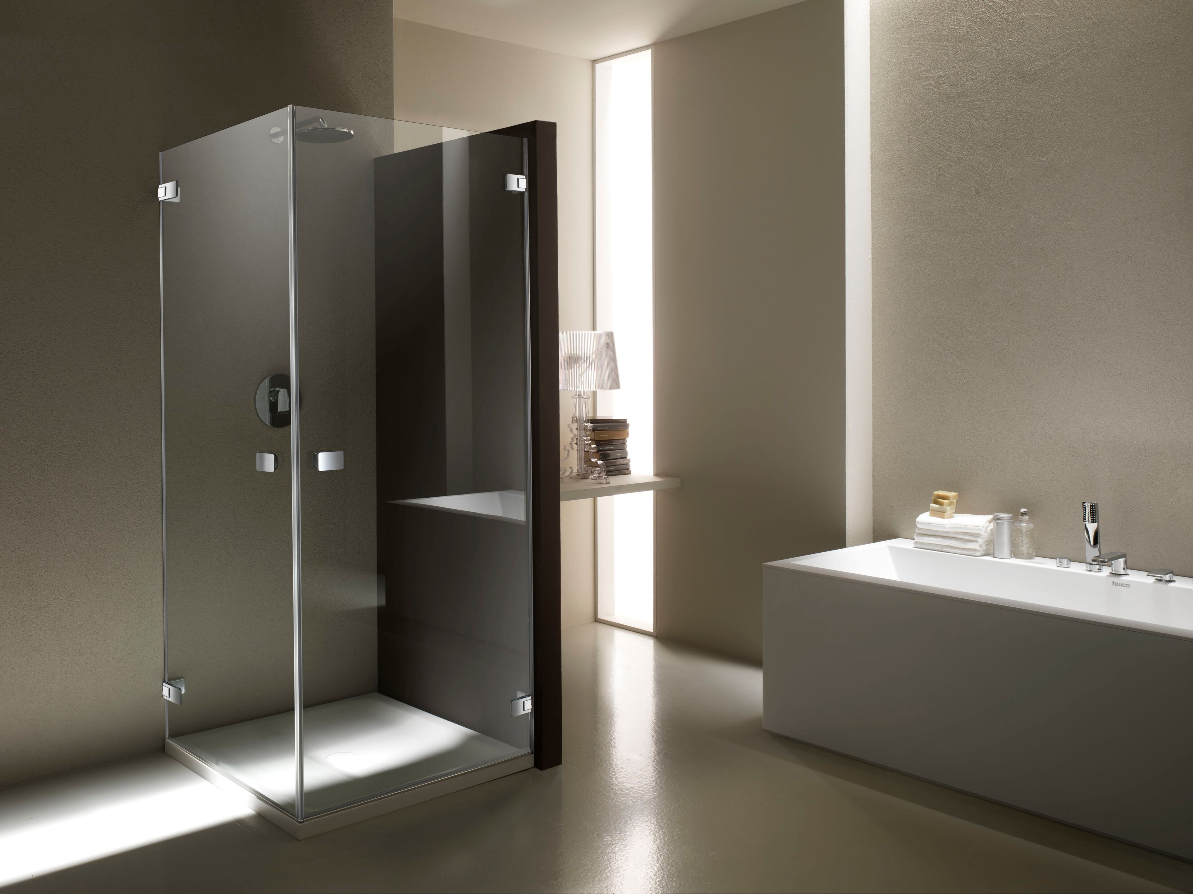 Угловая душевая кабина из закаленного стекла с распашной дверью Provex Industrie X-Line ARCH-00145186 - Вид №1