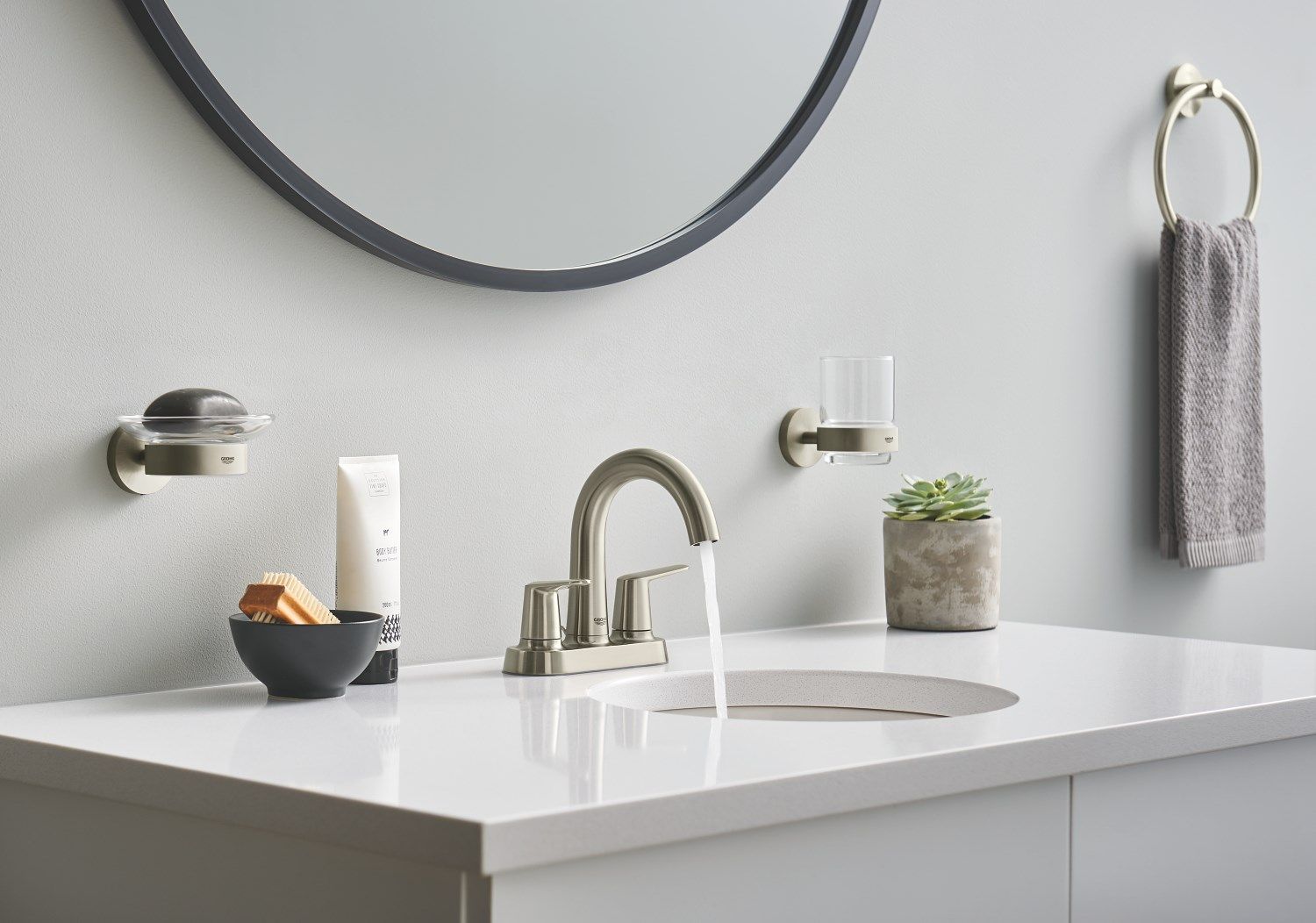 Держатель для полотенец с металлическим кольцом Grohe Essentials ARCH-00098358 - Вид №2