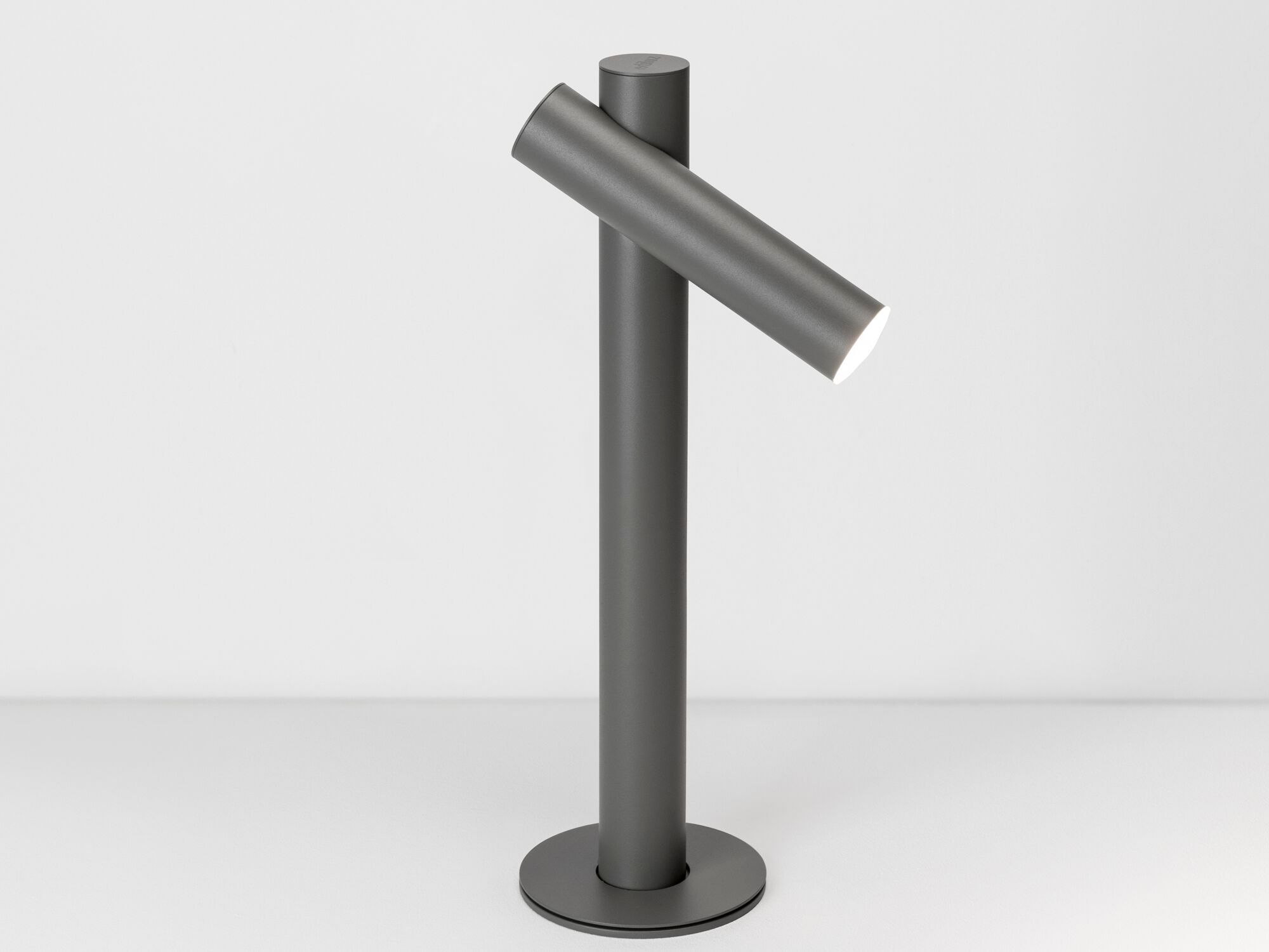 Металлическая напольная лампа Estiluz Tik ARCH-00091012