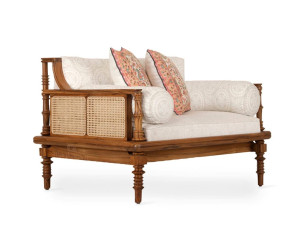 Кресло из тикового дерева с подлокотниками