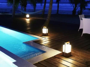 TRADEWINDS Уличный светильник с аккумулятором