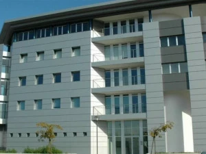 PILKINGTON ITALIA Закаленное магнетронное стекло с низким коэффициентом излучения