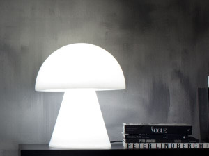 Светодиодная настольная лампа из полиэтилена