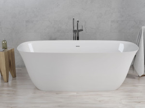 Овальная ванна в центре комнаты в Долотеке©