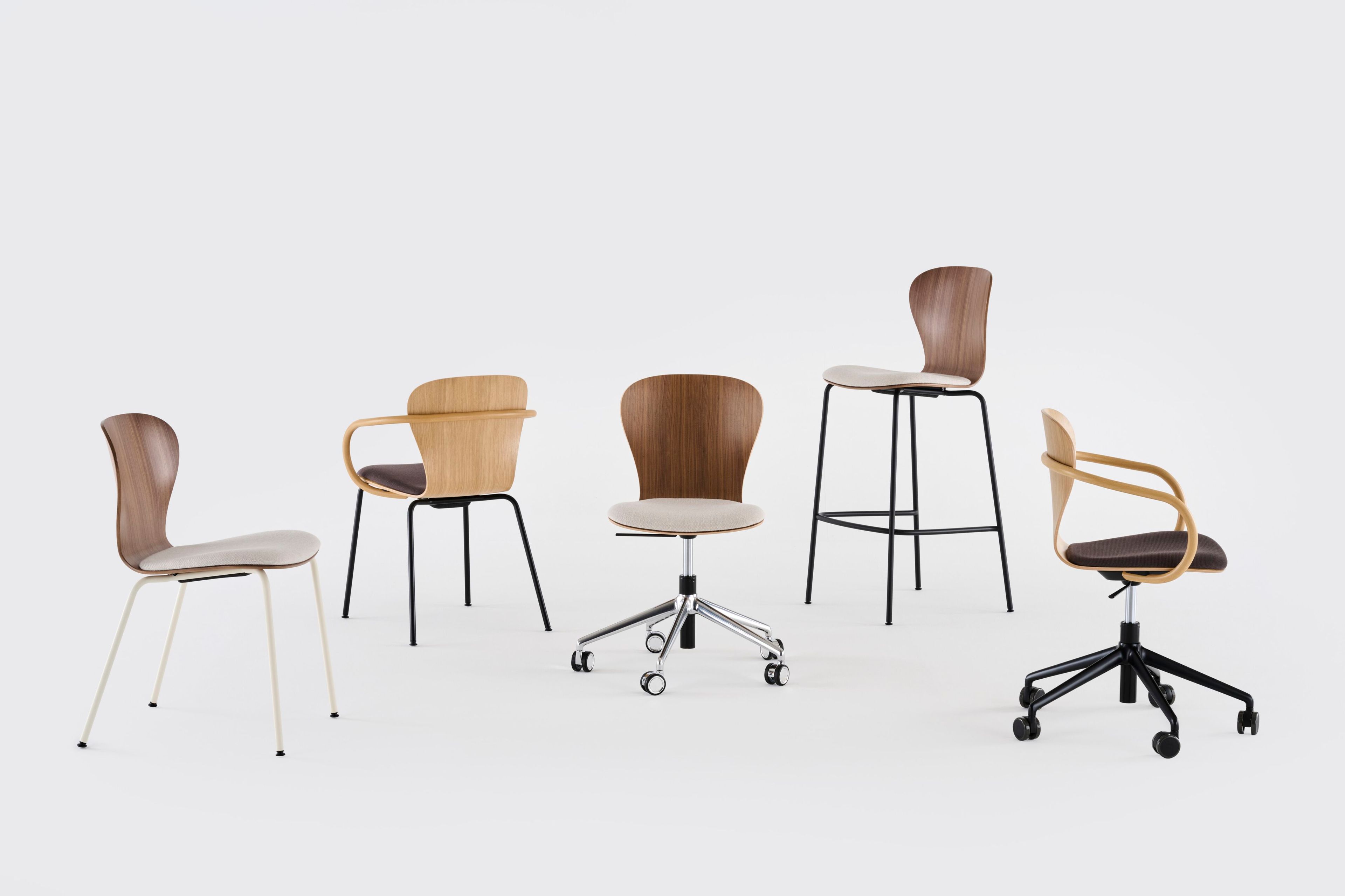 Деревянный штабелируемый стул с мягким сиденьем THONET S 220 ARCH-00017392 - Вид №1