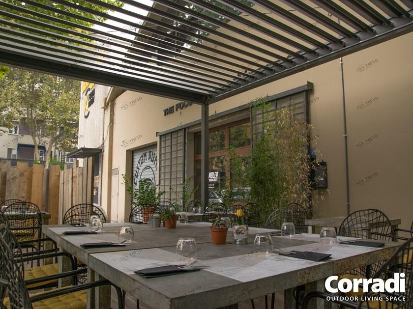 Corradi Отдельностоящая алюминиевая пергола с регулируемыми жалюзи Bioclimatics sun-id-1480320