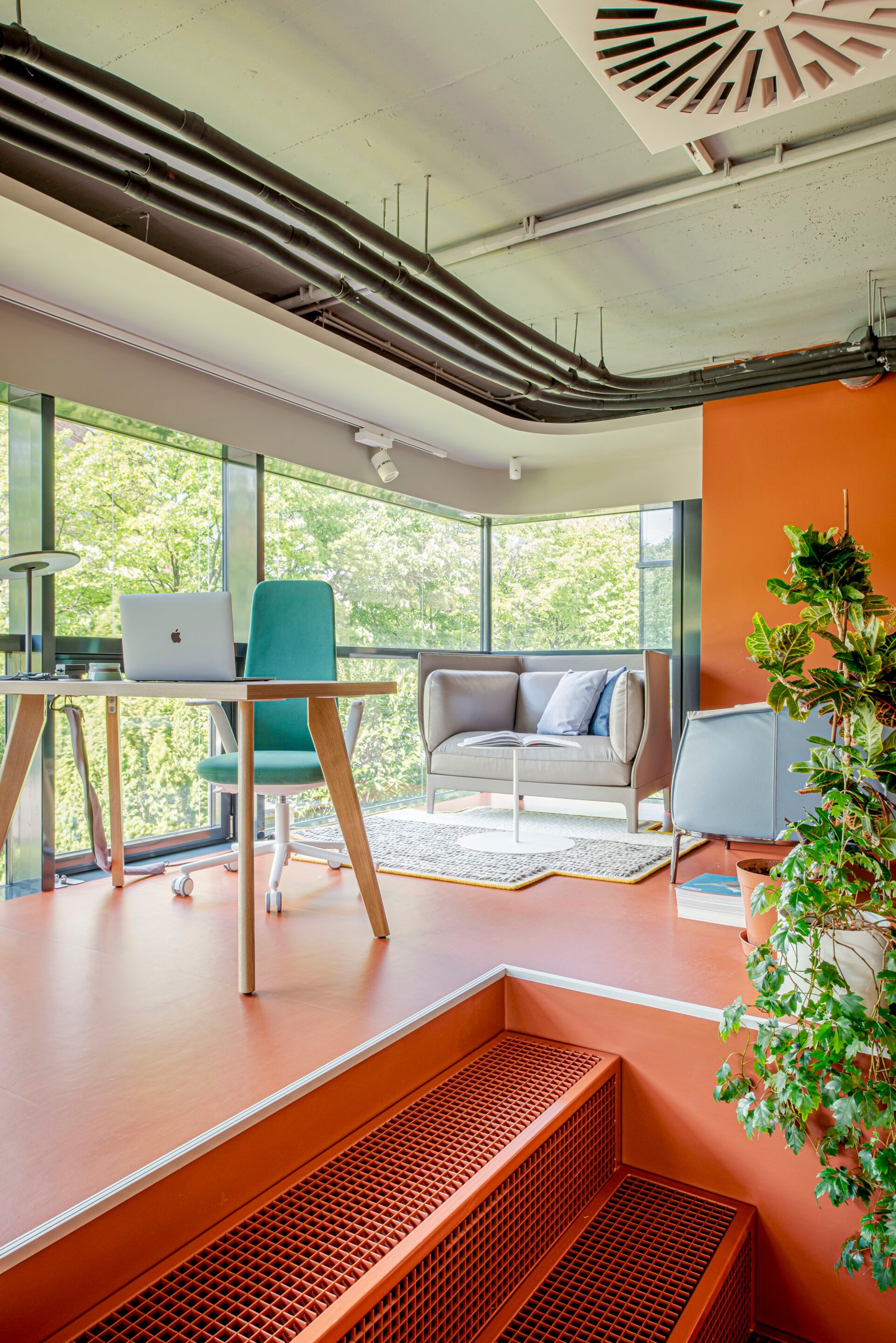 Офисное кресло с высокой спинкой Haworth NIA ARCH-00032055 - Вид №4