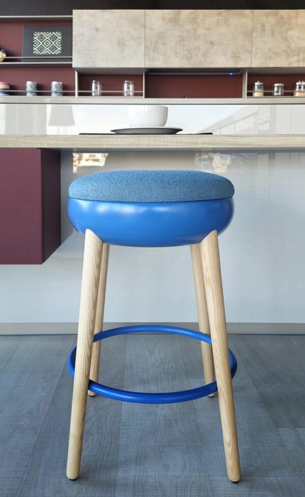 Высокий стул из дерева и ткани с подставкой для ног JOB’S Pokè ARCH-00046848 - Вид №7