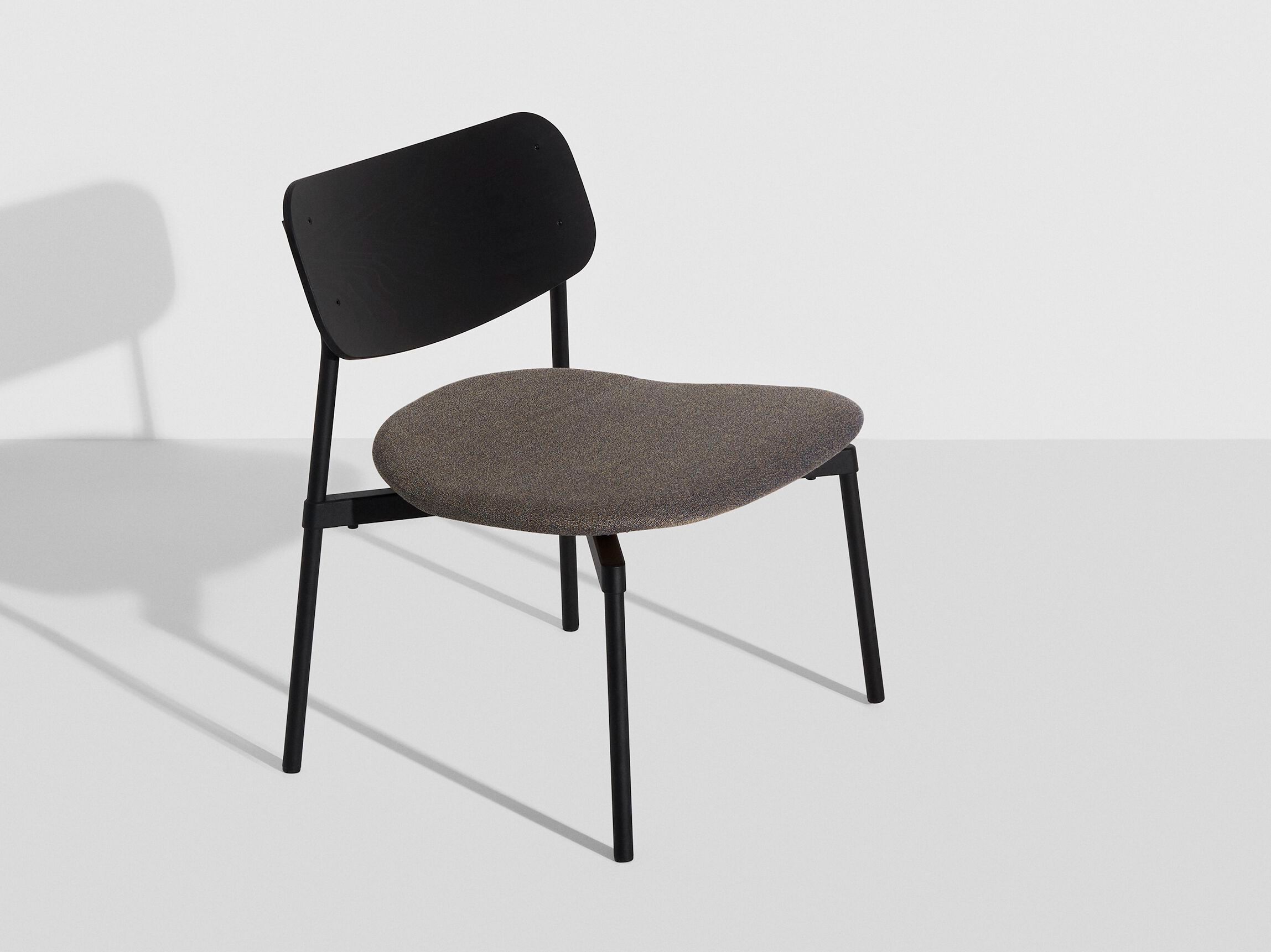 Штабелируемое кресло с тканевым сиденьем Petite Friture Fromme ARCH-00070328