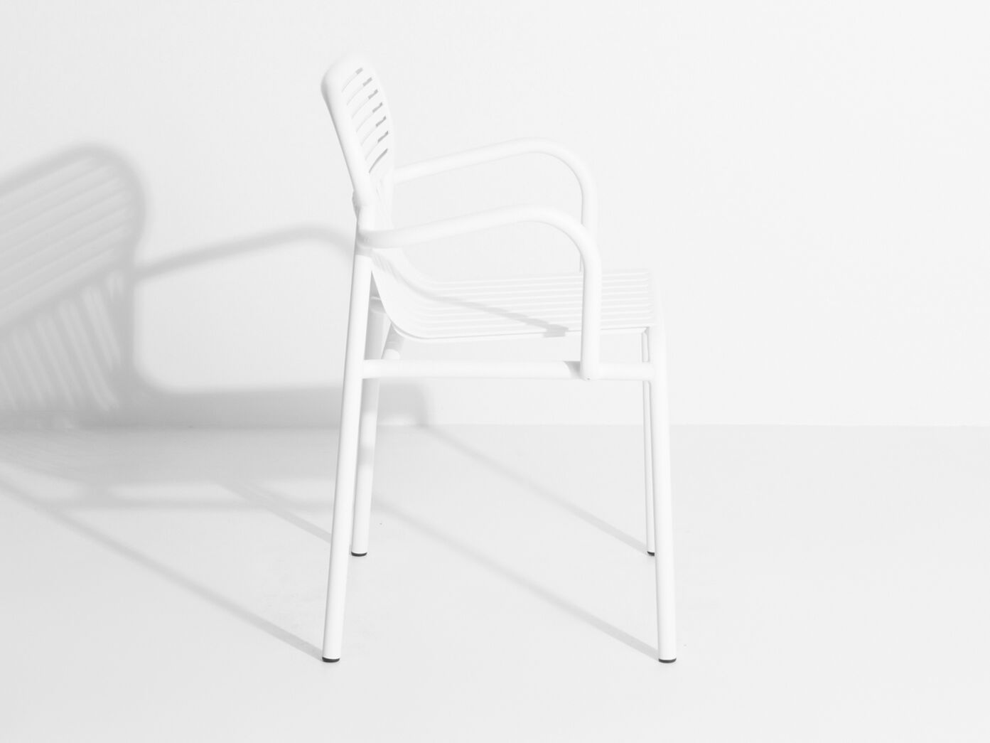 Алюминиевый штабелируемый стул с порошковым покрытием с подлокотниками Petite Friture выходные ARCH-00096326 - Вид №15