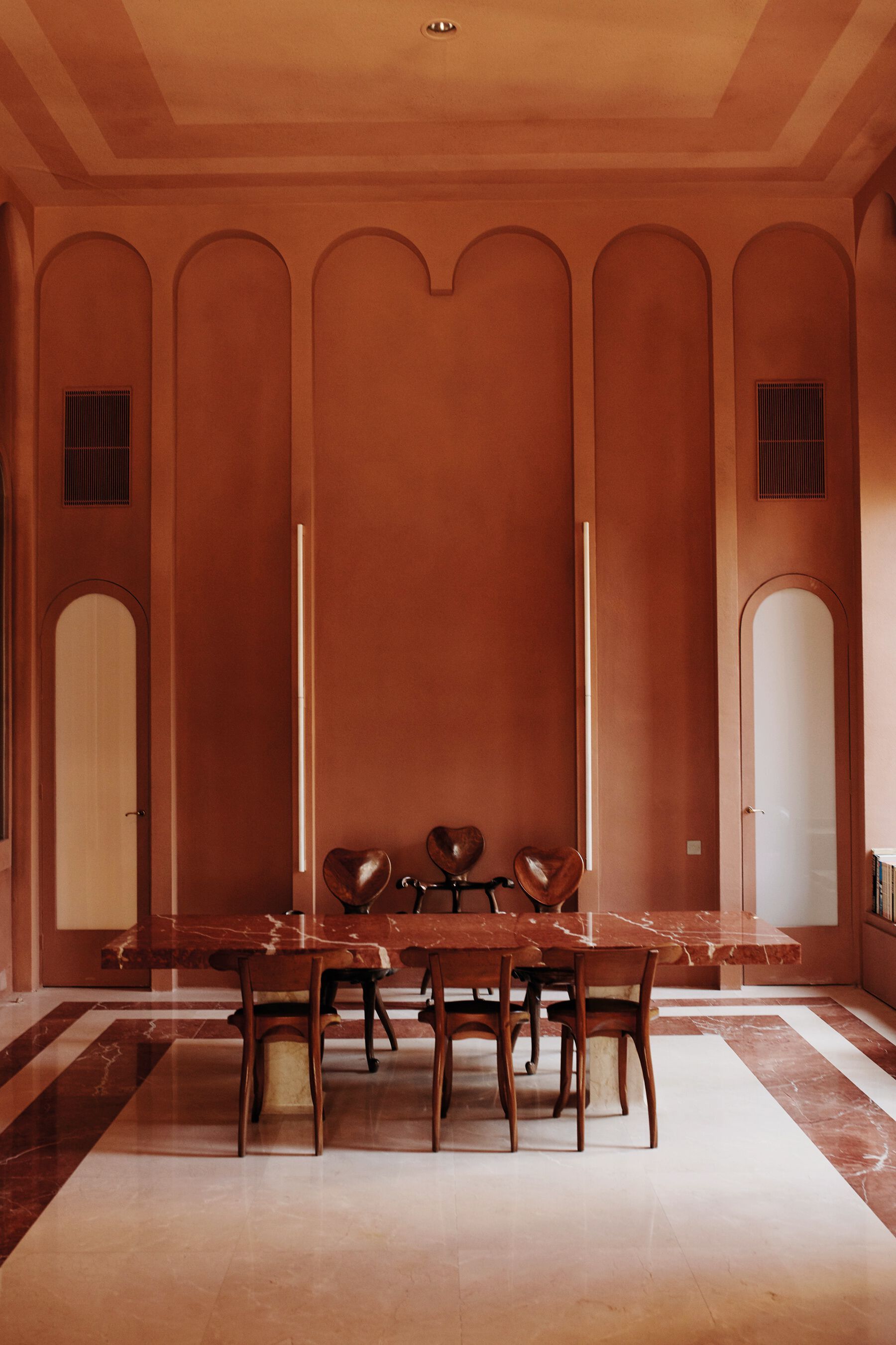 Стул из массива дерева с подлокотниками BD Barcelona ARCH-00142689 - Вид №11