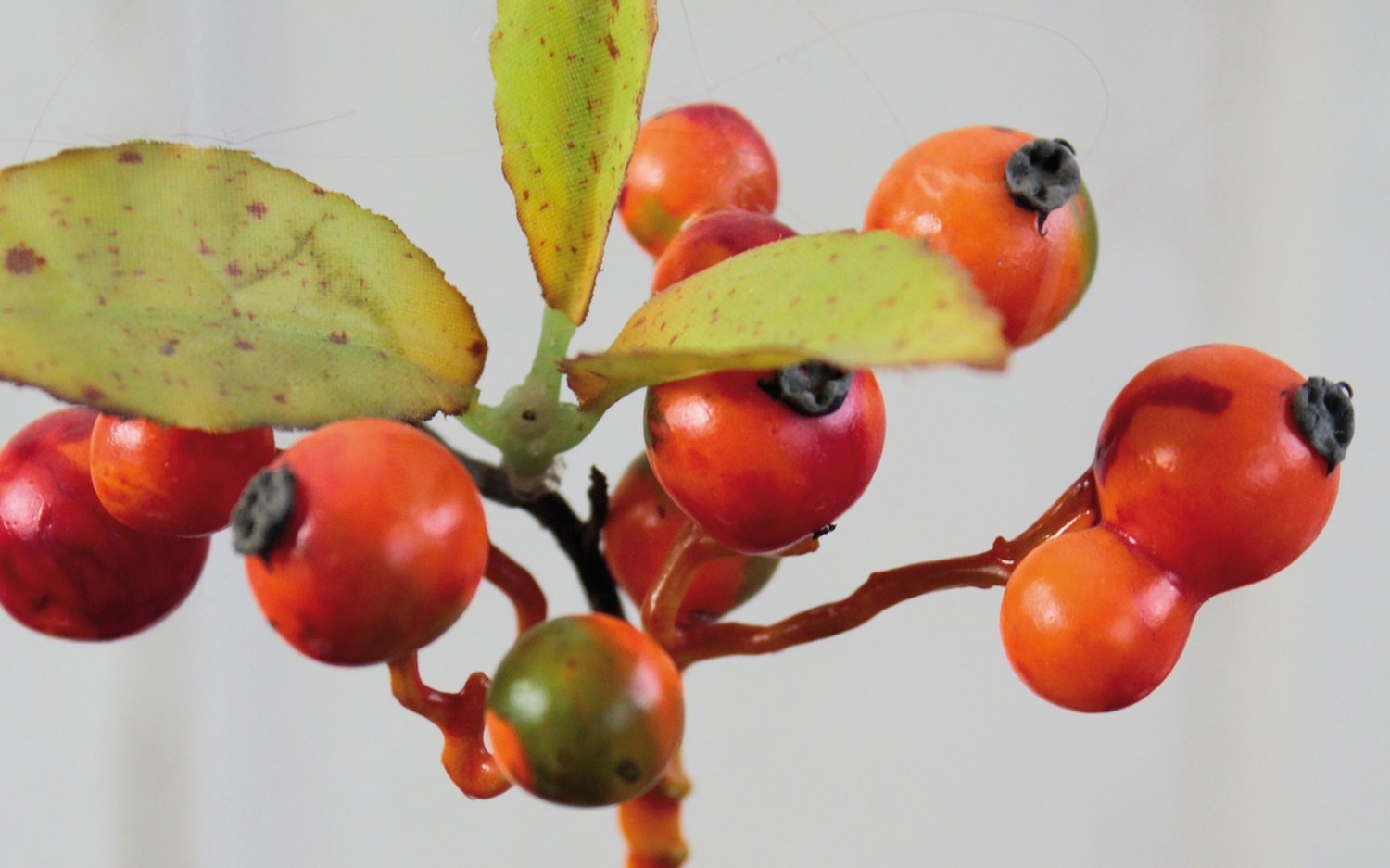 1582 334 a3 Стебель искусственной ягоды, 70 см, оранжевый H-andreas  - Вид №2