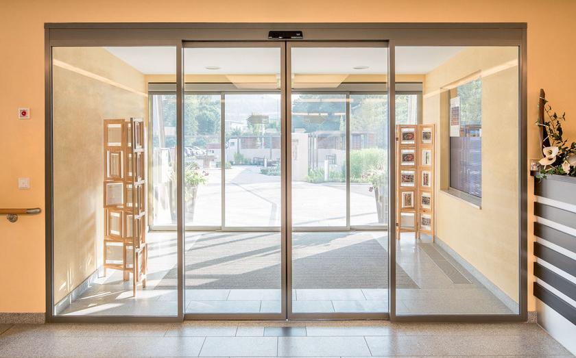 Dormakaba Автоматическая стеклянная входная дверь sun-id-1470100 - Вид №1