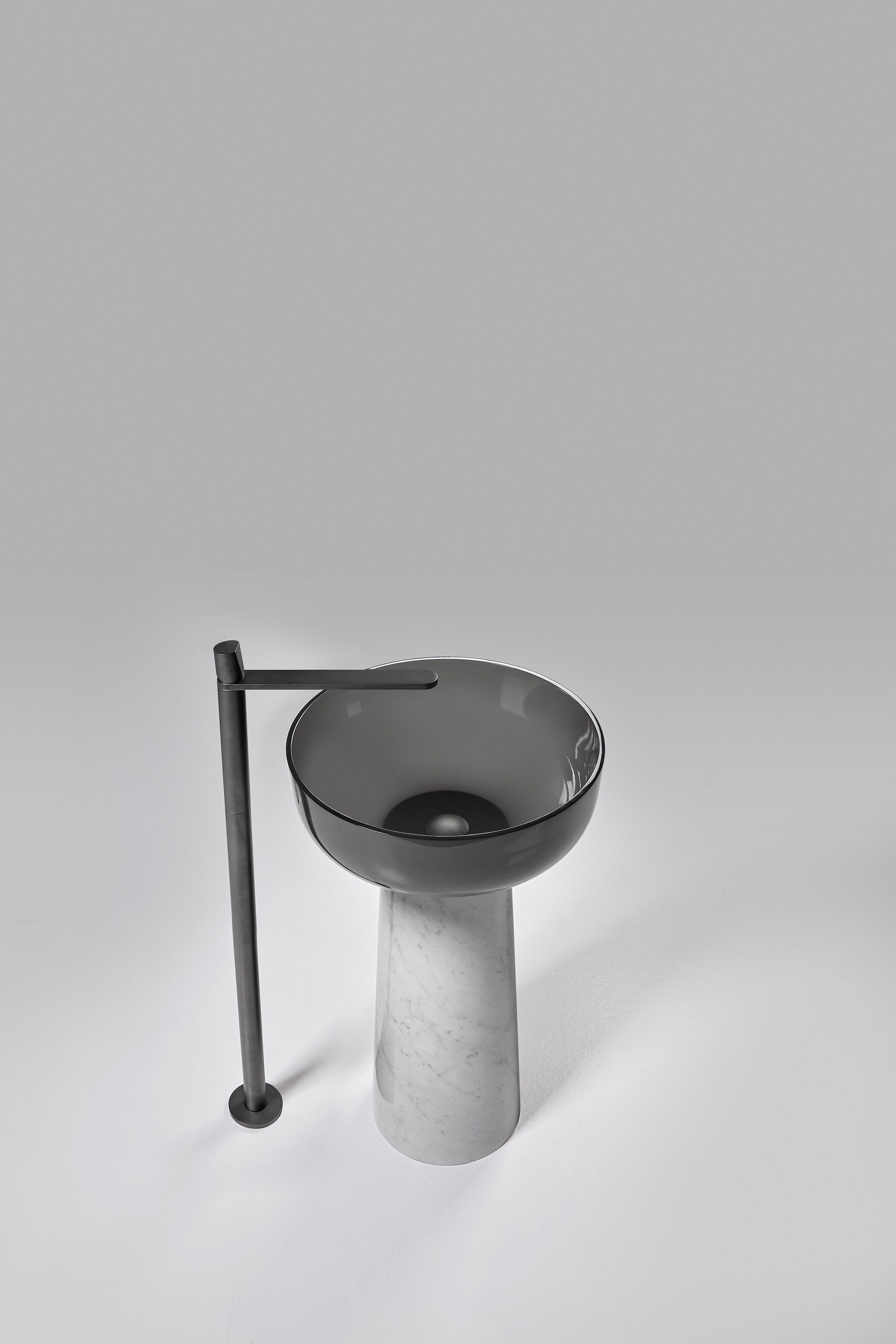 Каррарский мрамор отдельно стоящий круглый умывальник Antoniolupi ALBUME10 + ALBUME21 ARCH-00067725 - Вид №1