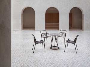 Круглый стальной садовый стол с порошковым покрытием