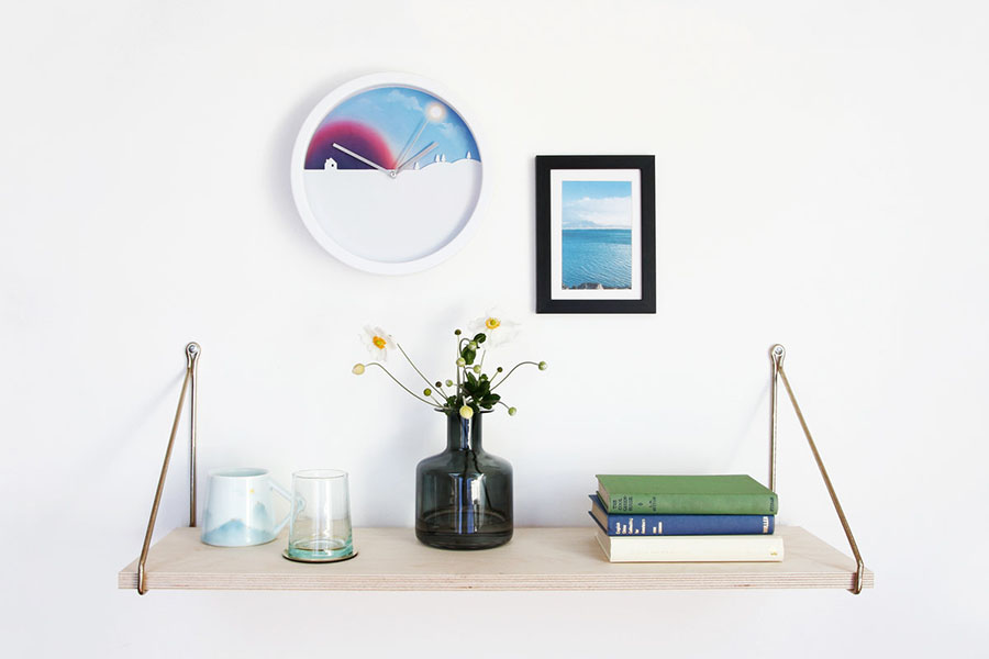 Часы настенные Day and Night с цветным циферблатом SUCK UK SKCLOCKDN1 - Вид №1