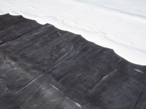 Белый эластомерный защитный для битумных мантов