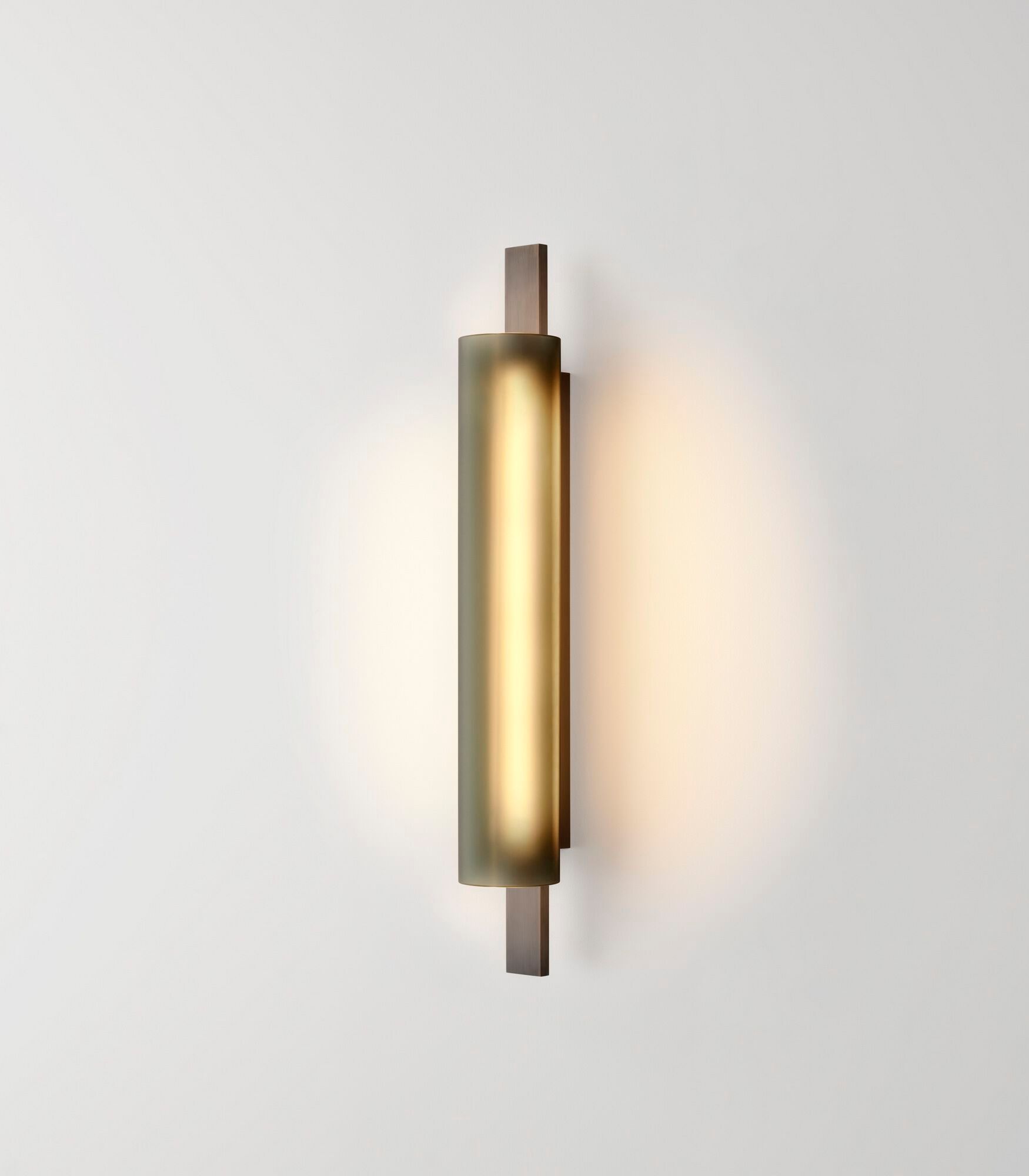 Латунный светодиодный настенный светильник Ross Gardam оборки ARCH-00004327