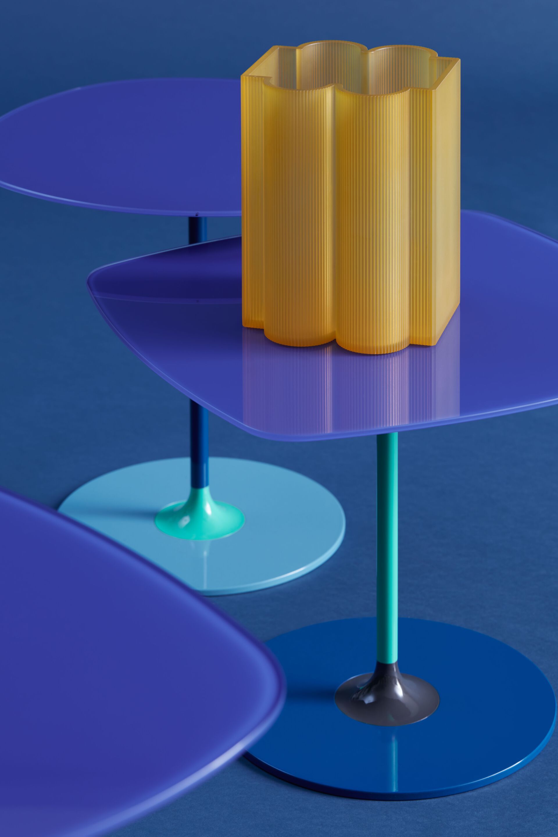 Круглый журнальный столик с хрустальной столешницей и стальным основанием Kartell Тьерри ARCH-00012249 - Вид №5