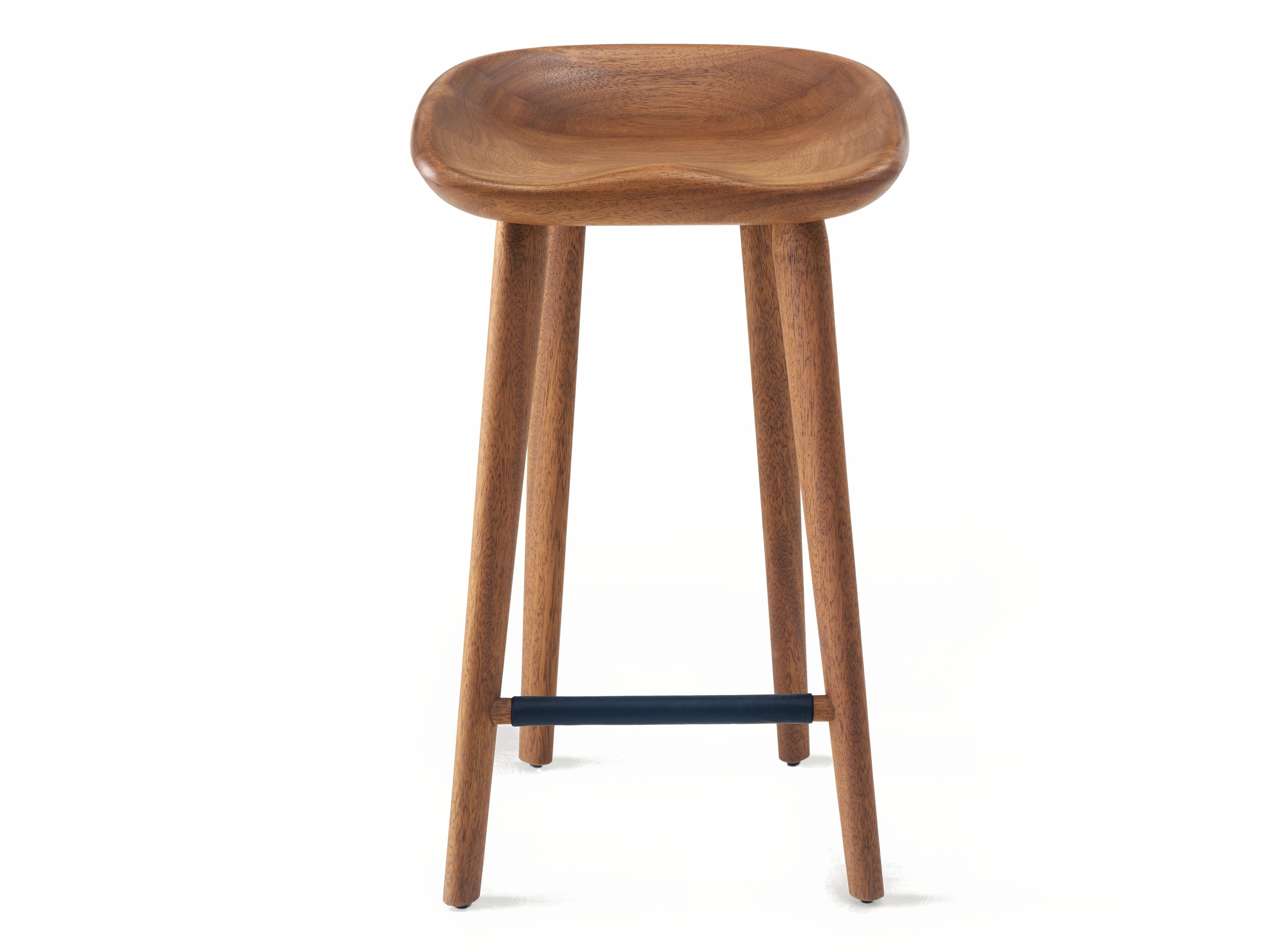 Табурет из массива дерева с подставкой для ног BassamFellows Трактор ARCH-00061645