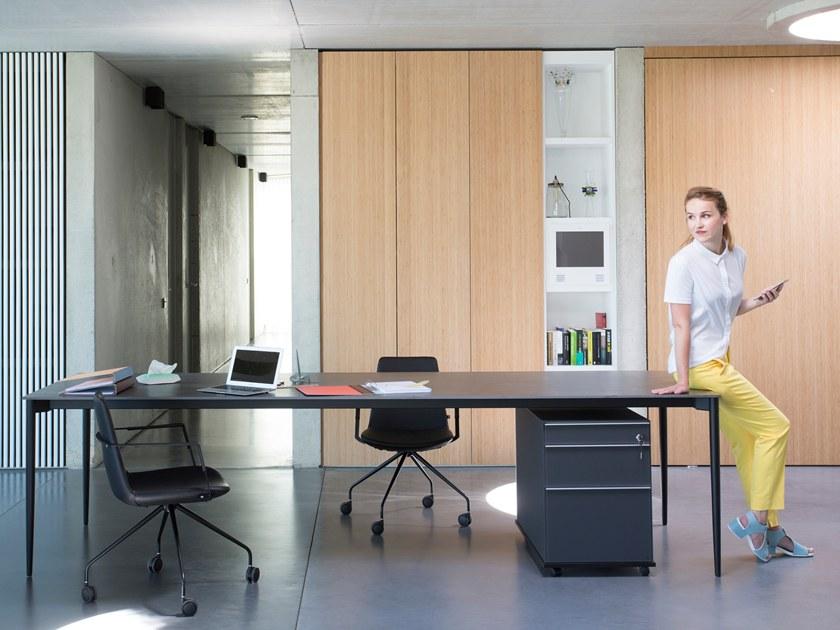 B&T Design Офисный стул на козелке с подлокотниками на колесиках Pera sun-id-1381745 - Вид №5