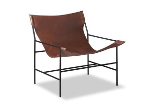 Кожаное кресло с подлокотниками