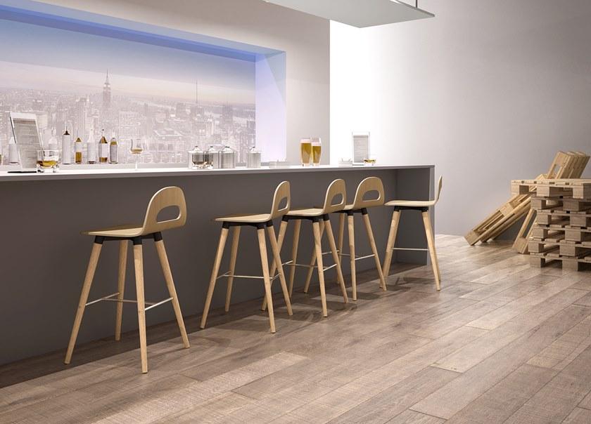 Leyform Высокий табурет из фанерованной древесины со спинкой Samba 51562le - Вид №3