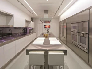 Strato Cucine Глянцевая белая лакированная кухня из нержавеющей стали Npu (non plus ultra)