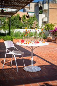 Алюминиевый стул с открытой спинкой