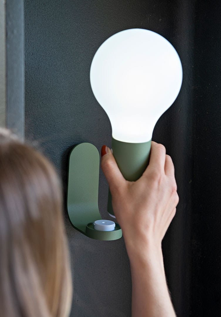 Наружный настенный светильник из алюминия и полиэтилена Fermob Aplô ARCH-00111591 - Вид №4