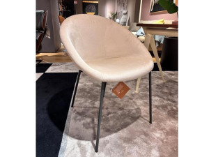 Тканевый стул