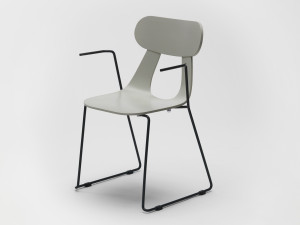 Штабелируемый деревянный стул с подлокотниками