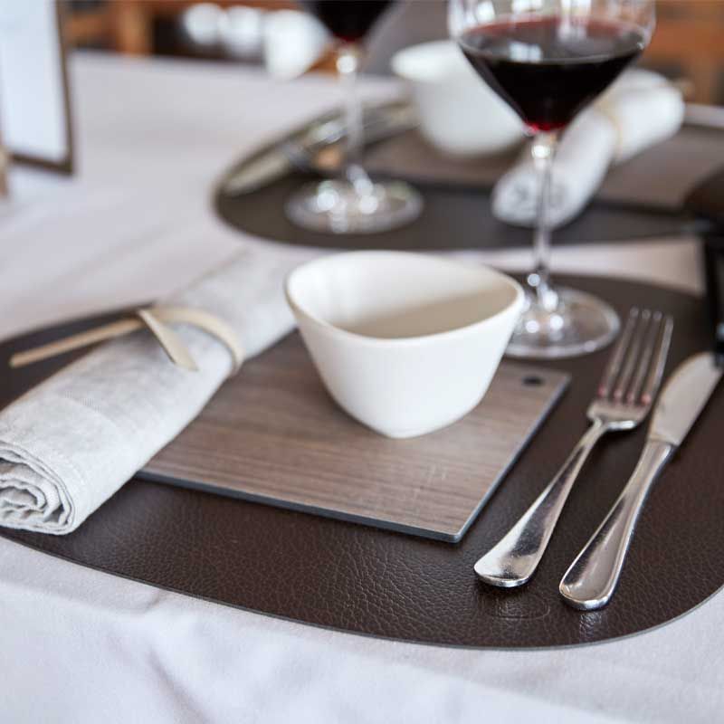 9873 BULL brown подстановочная салфетка фигурная 37x44 см, толщина 2мм;LIND DNA - Вид №1