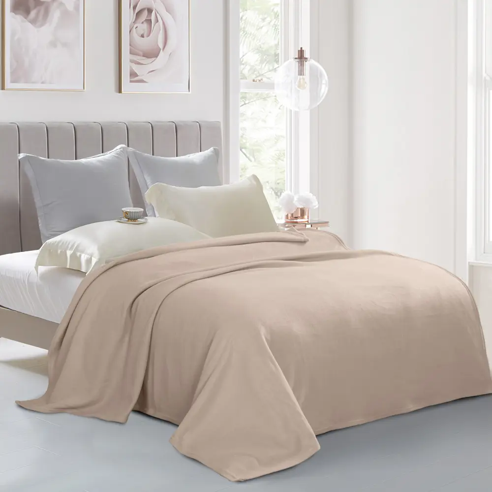 СТОЛИЦА ТЕКСТИЛЯ — Флисовый плед 110×150 см в бежевом цвете 89389604 First STLM-1513029 - Вид №3