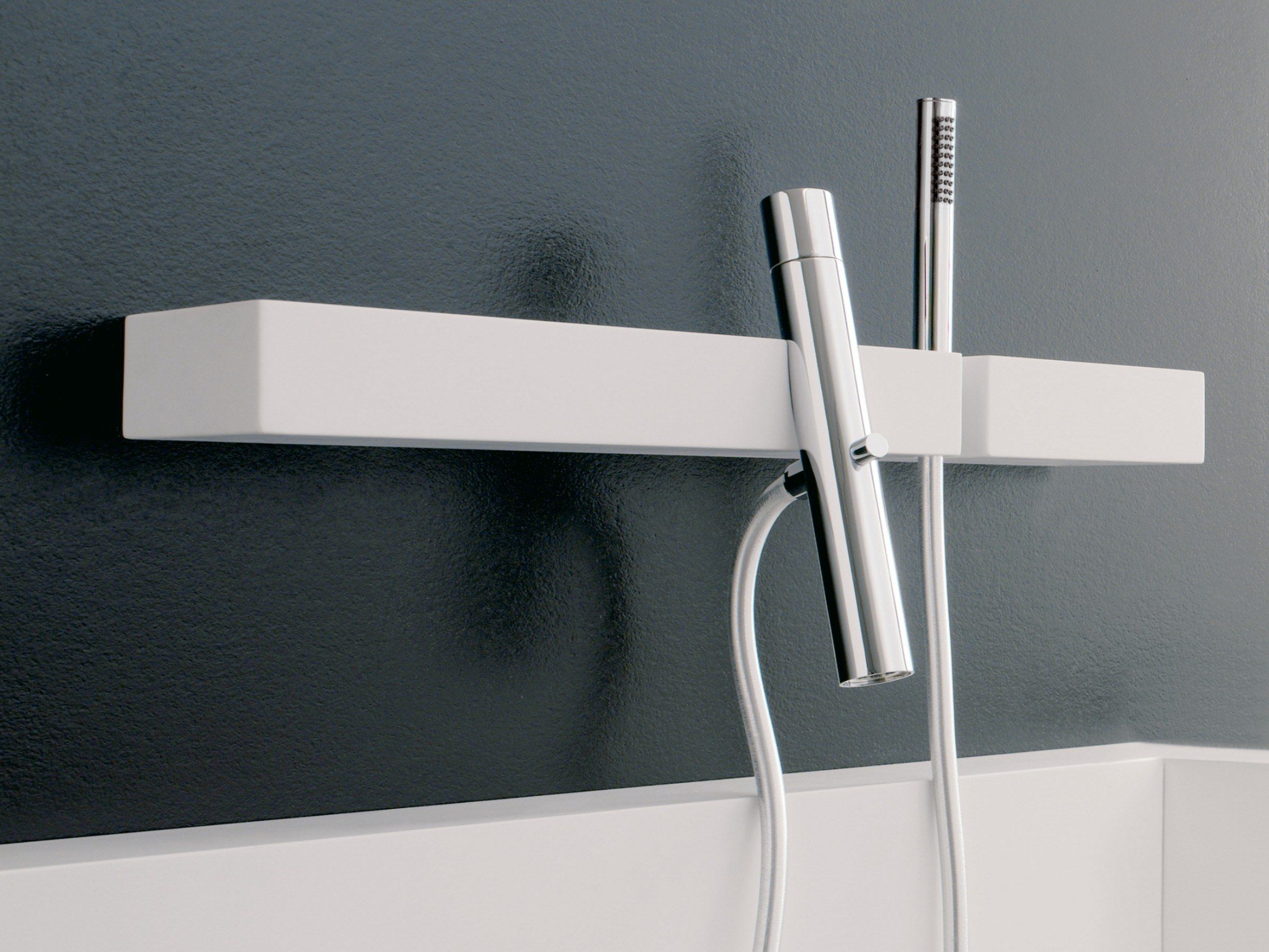 Однорычажный смеситель для ванны с ручным душем Rubinetterie Treemme блок ARCH-00100780 - Вид №1