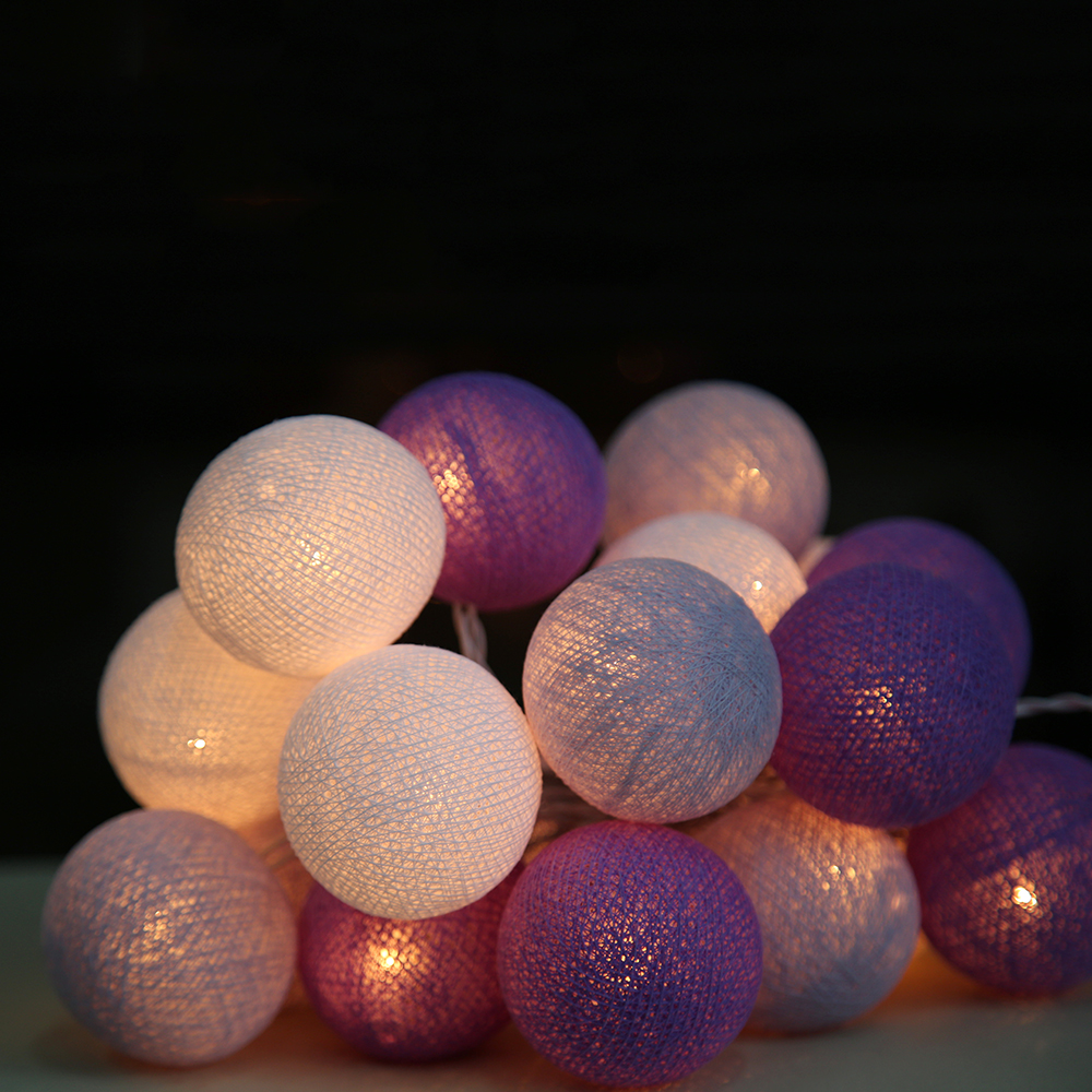 Гирлянда из хлопковых шариков от батареек на 20 лампочек фиолетово-белая Lares&Penates 1700GB - Вид №1