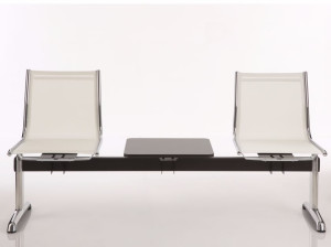 Сидя на полу бар