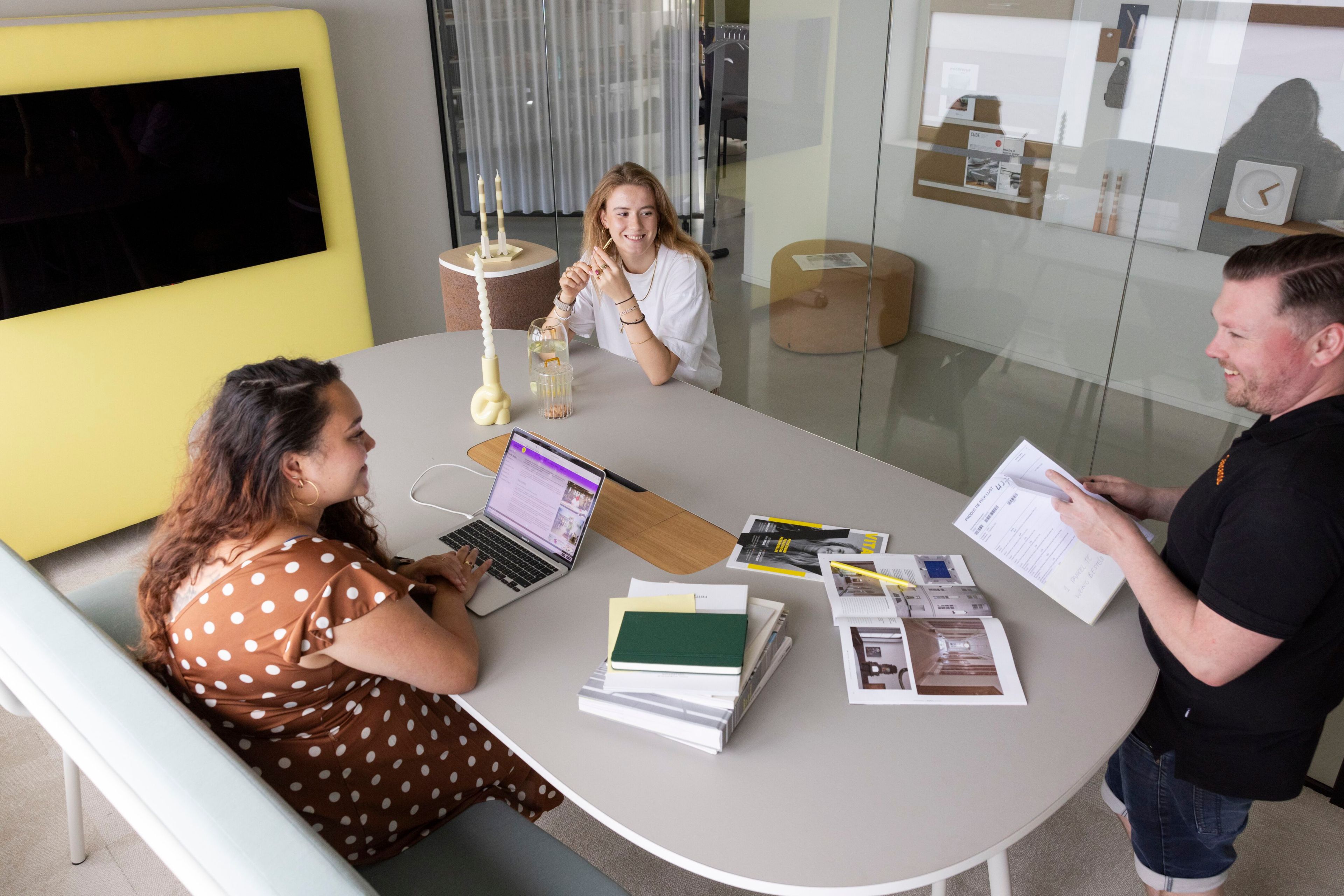 Мультимедийный тотем / алюминиевая офисная перегородка с порошковым покрытием Cascando Pillow ARCH-00032916 - Вид №5