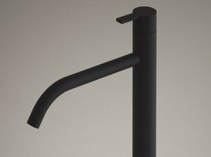 Однорычажный смеситель для ванны