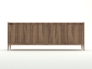 Шкаф из грецкого ореха с распашными дверями