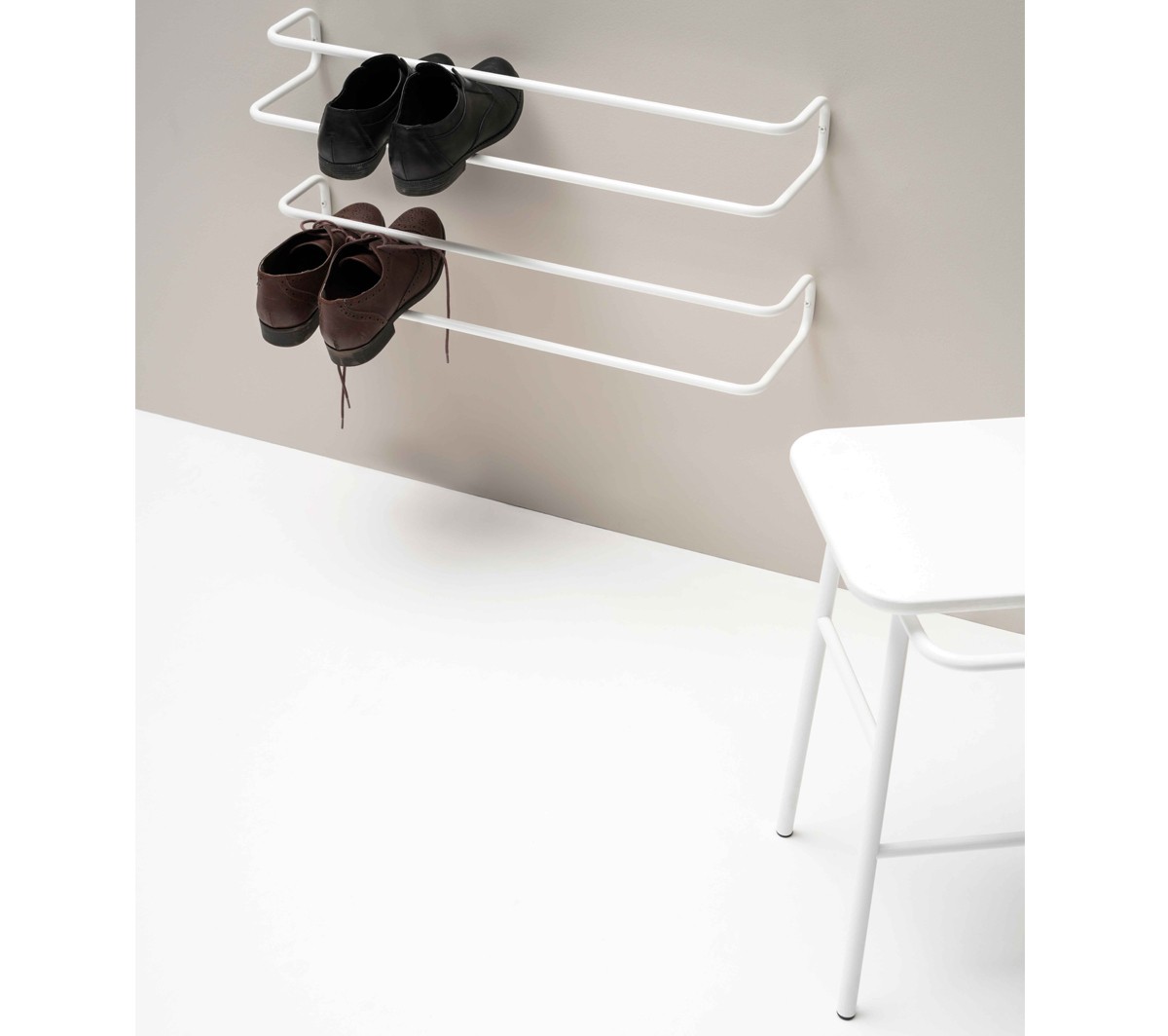 Ex.T TAKE OFF YOUR SHOES AND JACKETS Вешалка для одежды и обуви белая EXTAKE/B.CO  - Вид №2
