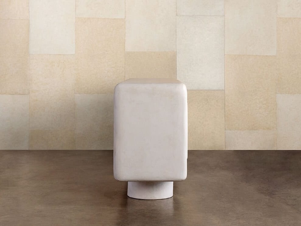 Шкаф из смолы с распашными дверями Kelly Wearstler Colina ARCH-00101387 - Вид №3