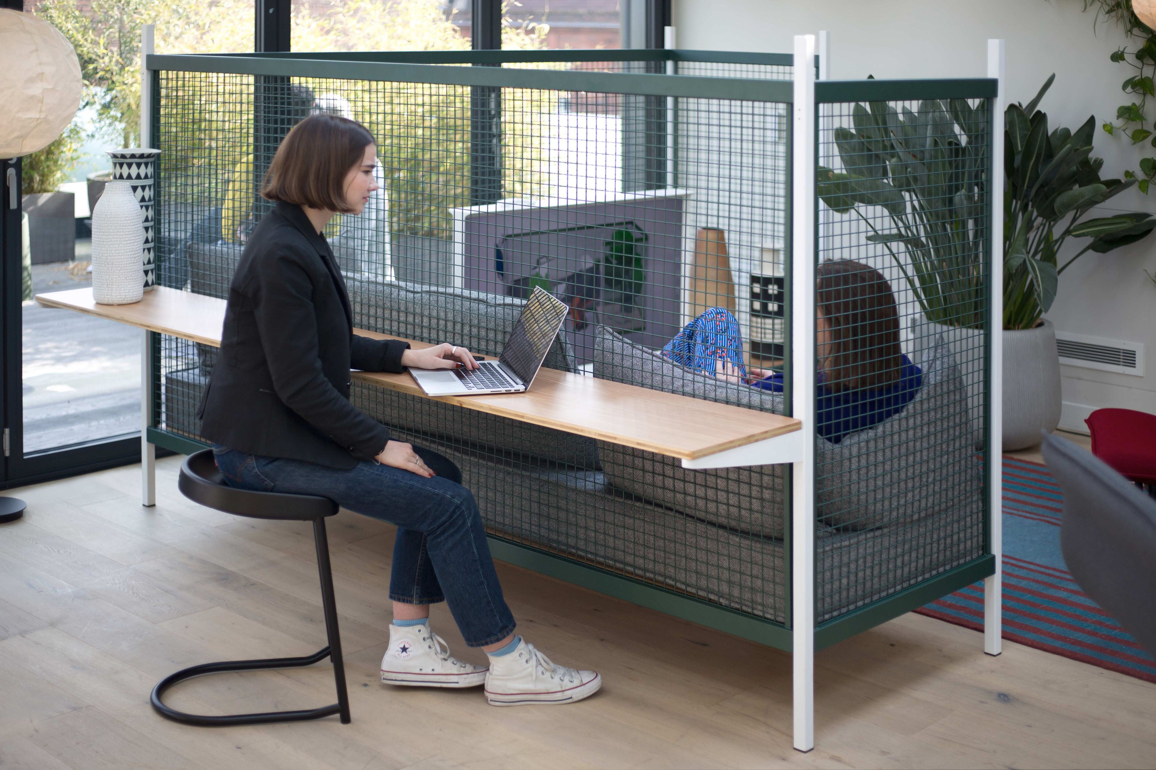 Стальной штабелируемый низкий стул Established&Sons Heidi ARCH-00111971 - Вид №5