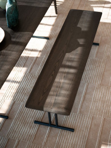 Скамья из ясеня и металла