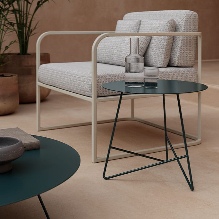 Стальное садовое кресло с подлокотниками MEMEDESIGN круиз ARCH-00088118