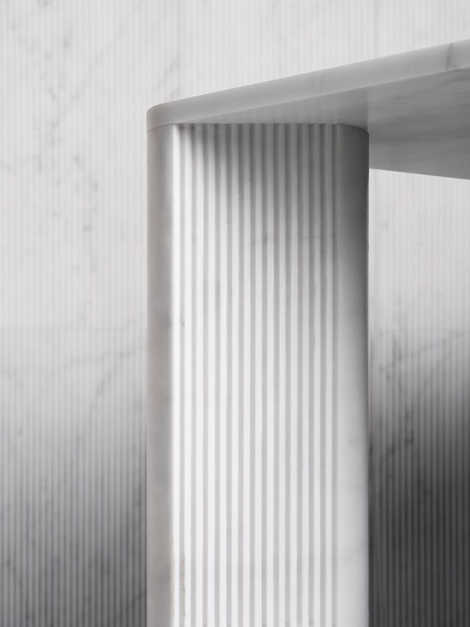 Квадратный мраморный стол LUCE DI CARRARA OVERLAY ARCH-00014894